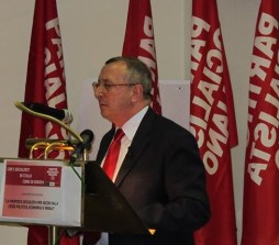 angelo-sollazzo-con-bandiere-1